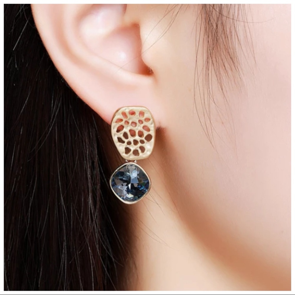 🌺 Swarovski Crystals The Zylyah Deco Earrings - Picture 5 of 7